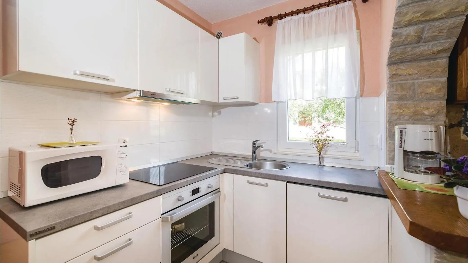 بيت للعطل Awesome Home In Privlaka With Wifi