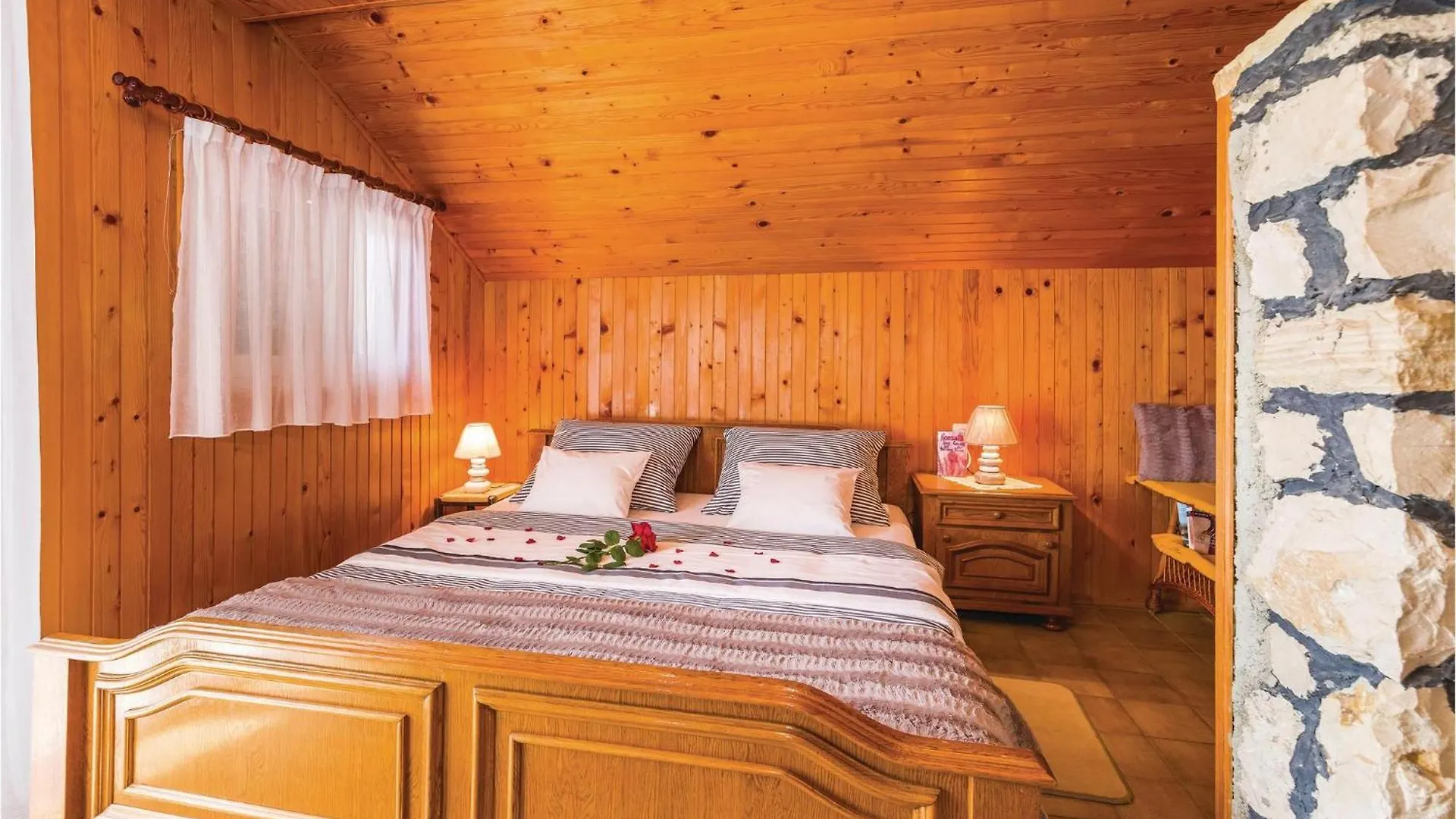 Awesome Home In Privlaka With Wifi 0*, بريفلاكا